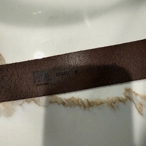 Brand New NWT Frye Dark Brown Distressed Leather Brass Belt Women’s Small S - Picture 4 of 5